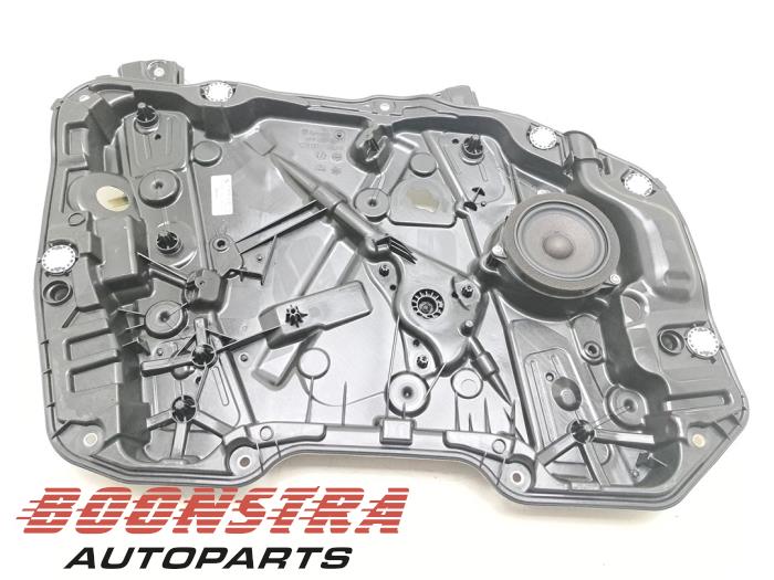 Window mechanism 4-door, front left from a BMW 3 serie (G20) 318i 2.0 TwinPower Turbo 16V 2022