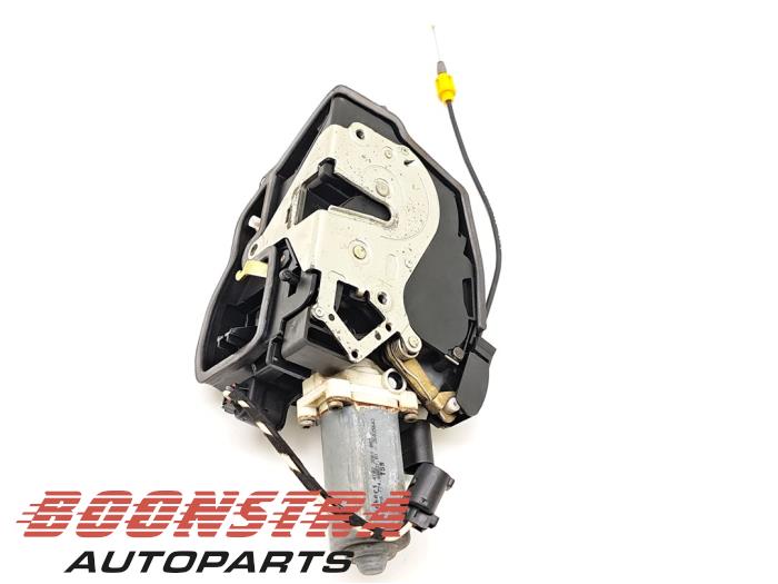 Door soft close latching motor