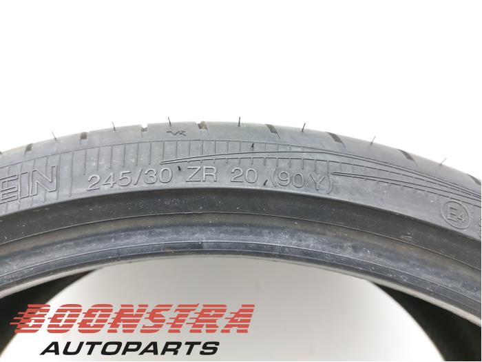 Tyre with tyre size 245/30/20 - 2453020 VREDESTEIN