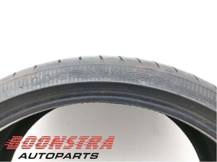 Tyre with tyre size 245/30/20 - 2453020 VREDESTEIN