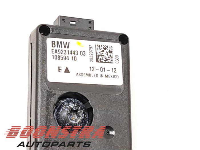 Antenna Amplifier from a BMW 3 serie (F30) 320d 2.0 16V EfficientDynamicsEdition 2012