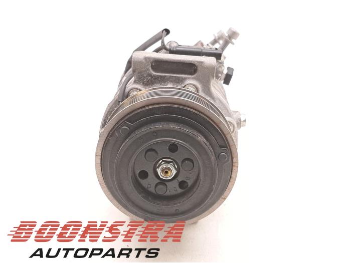 Air conditioning pump from a BMW M8 Gran Coupe (G16) M8 Competition 4.4i V8 32V 2021
