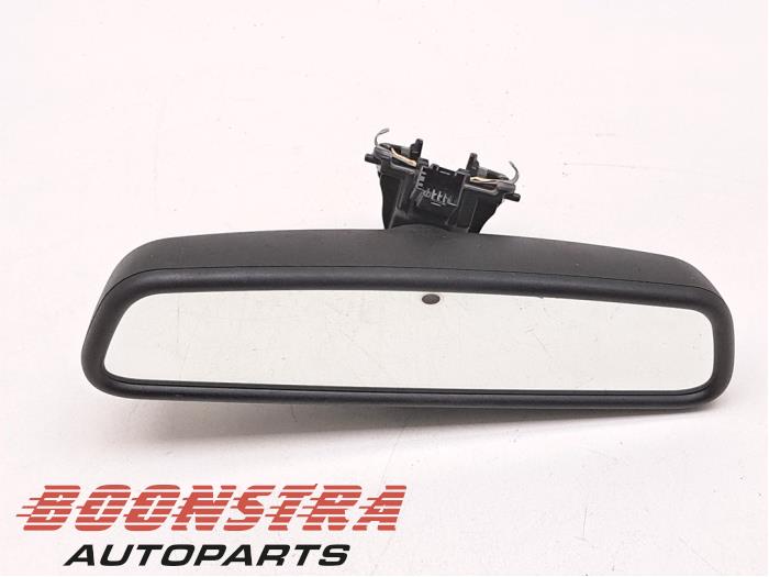 Używane Lusterko wewnetrzne BMW 3 serie (F30) 320d 2.0 16V EfficientDynamicsEdition Cena € 99,95 Procedura marży oferowane przez Boonstra Autoparts
