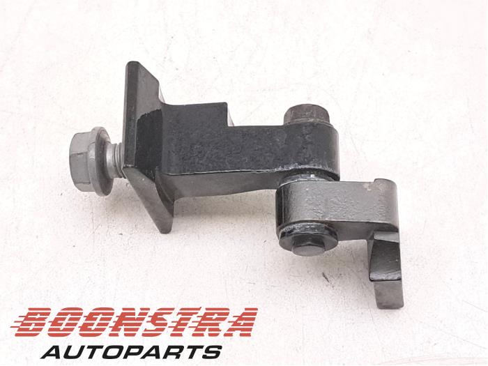 Rear door hinge, right from a BMW 3 serie (F30) 320d 2.0 16V EfficientDynamicsEdition 2012