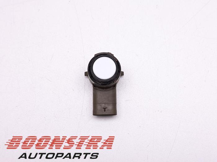 Usados Sensor PDC Audi e-tron (GEN) 55 quattro Precio € 24,95 Norma de margen ofrecido por Boonstra Autoparts