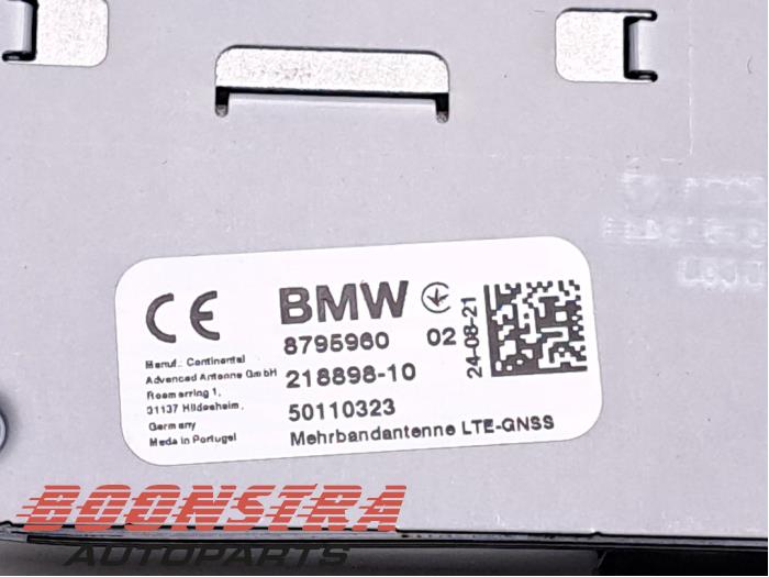 Antena z BMW M8 Gran Coupe (G16) M8 Competition 4.4i V8 32V 2021