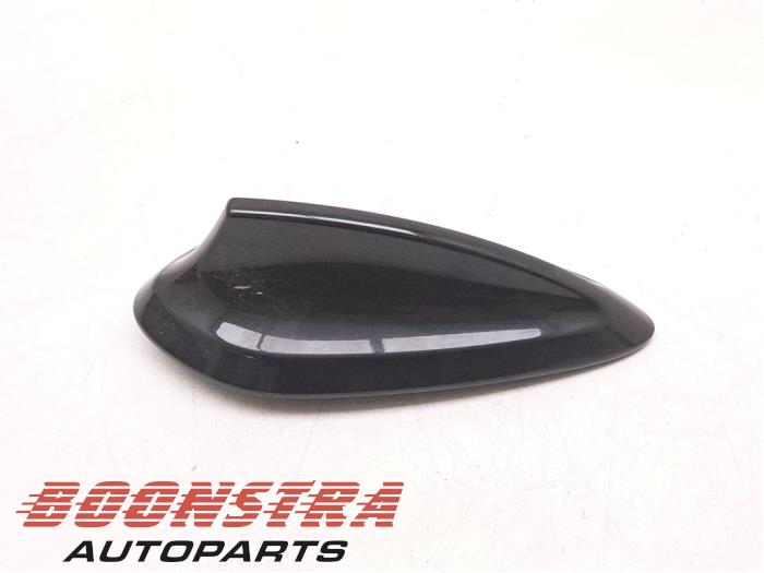 Antenna from a BMW 3 serie (F30) 320d 2.0 16V EfficientDynamicsEdition 2012