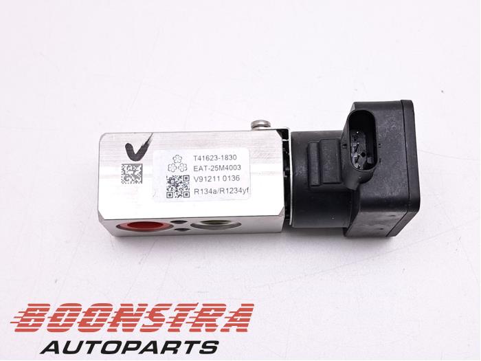 Begagnade Trycksensor, luftkonditionering Kia Niro II (SG2) e-Niro 64.8 kWh Pris € 40,00 Marginaltabell erbjuds av Boonstra Autoparts