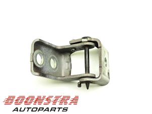 Used Front door hinge, right Peugeot 208 I (CA/CC/CK/CL) 1.4 16V Price € 29,95 Margin scheme offered by Boonstra Autoparts