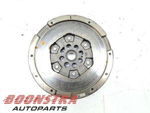 Used Dual mass flywheel Renault Master IV (MA/MB/MC/MD/MH/MF/MG/MH) 2.3 dCi 135 16V FWD Price € 331,48 Inclusive VAT offered by Boonstra Autoparts