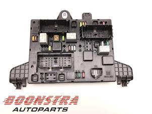 Usados Caja de fusibles Opel Zafira Tourer (P12) 1.6 CDTI 16V ecoFLEX 136 Precio € 24,95 Norma de margen ofrecido por Boonstra Autoparts