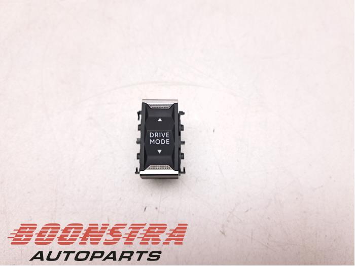 Używane Przelacznik Peugeot 208 II (UB/UH/UP) 1.2 Vti 12V PureTech 100 Cena € 24,95 Procedura marży oferowane przez Boonstra Autoparts
