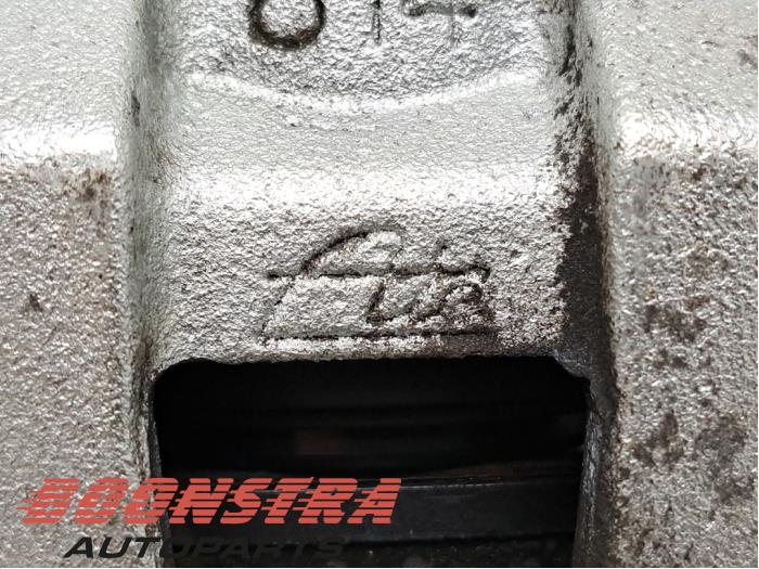 Etrier de frein (pince) avant droit d'un Ford EcoSport (JK8) 1.0 EcoBoost 12V 125 2019