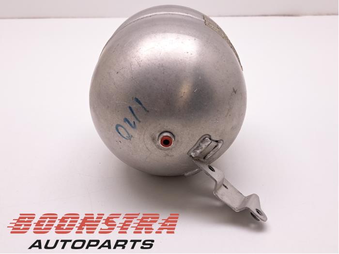 Begagnade Lufttank Mercedes E (W211) 5.4 E-55 AMG V8 24V Pris € 24,95 Marginaltabell erbjuds av Boonstra Autoparts