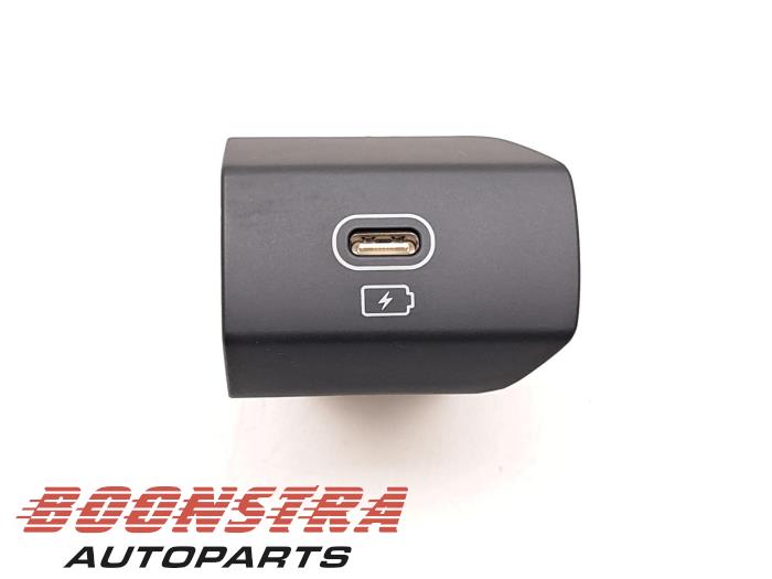 Używane Modul USB Kia Niro II (SG2) e-Niro 64.8 kWh Cena € 49,95 Procedura marży oferowane przez Boonstra Autoparts