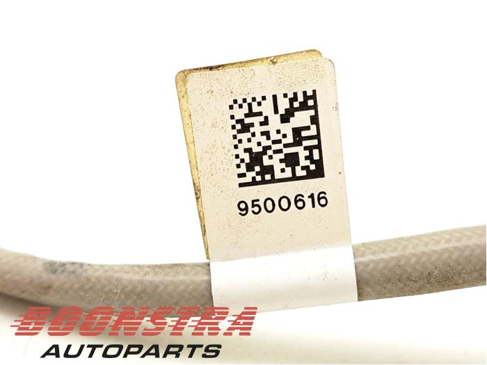Sonde lambda d'un BMW M8 Gran Coupe (F93) 4.4 Competition V8 32V Twin Turbo 2021