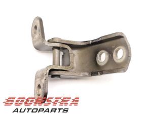 Used Front door hinge, right Peugeot 108 1.0 12V Price € 24,95 Margin scheme offered by Boonstra Autoparts