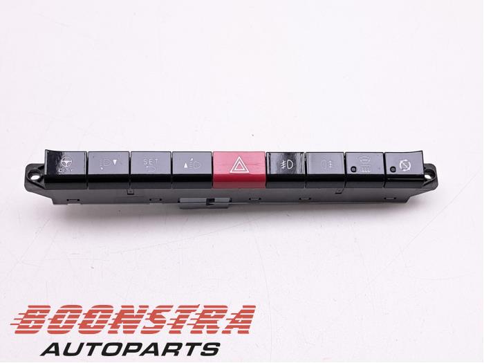 Używane Przelacznik Fiat Panda (312) 0.9 TwinAir Turbo 85 Cena € 79,95 Procedura marży oferowane przez Boonstra Autoparts