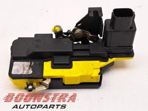 Used Rear door mechanism 4-door, right Volvo XC90 I 2.4 D5 20V Price € 24,95 Margin scheme offered by Boonstra Autoparts