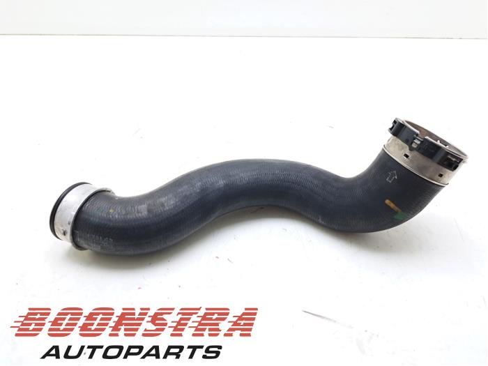 Gebrauchte Intercooler Schlauch Mercedes CLS (C218) 350 CDI BlueEfficiency 3.0 V6 24V Preis € 24,95 Margenregelung angeboten von Boonstra Autoparts
