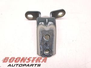 Used Front door hinge, left Kia Niro II (SG) EV 64.8 kWh Price € 24,95 Margin scheme offered by Boonstra Autoparts