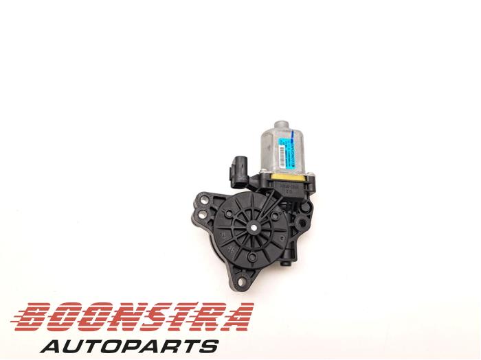 Usados Motor de ventanilla de puerta Hyundai i30 Wagon (GDHF5) 1.6 GDI Blue 16V Precio € 29,95 Norma de margen ofrecido por Boonstra Autoparts