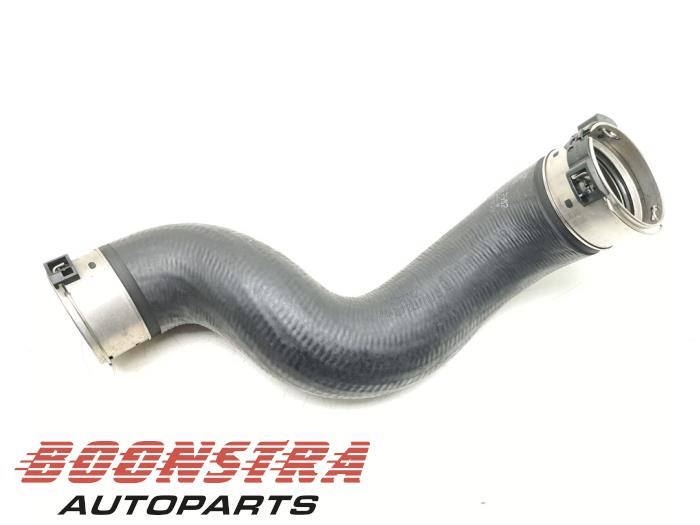 Gebrauchte Intercooler Schlauch Mercedes CLS (C218) 350 CDI BlueEfficiency 3.0 V6 24V Preis € 24,95 Margenregelung angeboten von Boonstra Autoparts