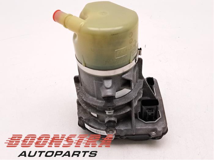 Power steering pump from a Ford Galaxy (WA6) 2.0 TDCi 16V 140 2007