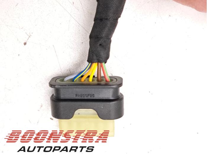 857　ごてん 1HUTSJ471M0 | 東信工業 470μF,50V dc コンデンサ, ラジアル