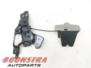 Used Tailgate lock mechanism Lynk &amp; Co 01 1.5 PHEV Price € 199,95 Margin scheme offered by Boonstra Autoparts
