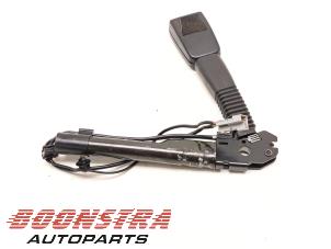 Used Seatbelt tensioner, right BMW 3 serie (E90) 330Xd 24V Price € 24,95 Margin scheme offered by Boonstra Autoparts