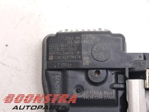 Däcktryckssensor från en MINI Countryman (F60) 2.0 16V Cooper S 2020