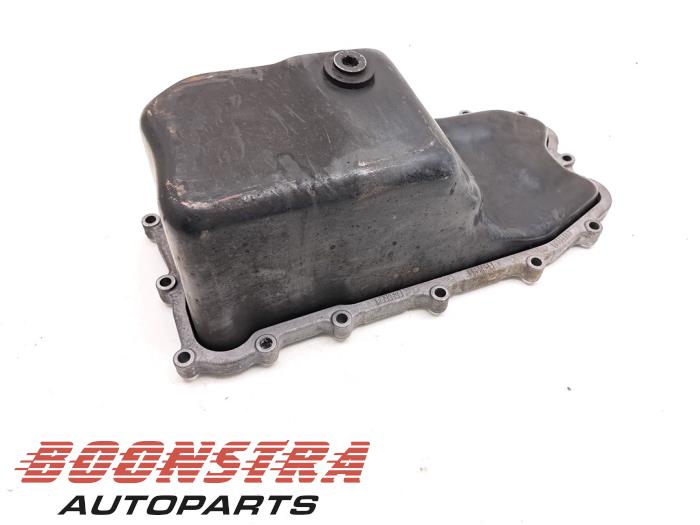Usagé Couvercle carter Iveco New Daily VI 33S14, 35C14, 35S14 Prix € 90,69 Prix TTC proposé par Boonstra Autoparts