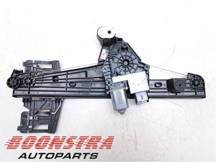 Usados Motor de ventanilla de puerta Citroen C4 Berline (BA/BB/BC) 1.2 PureTech 100 12V Precio € 118,95 Norma de margen ofrecido por Boonstra Autoparts