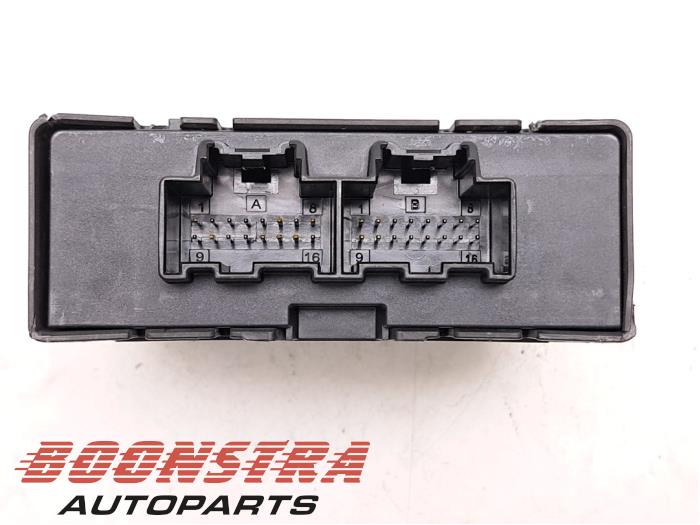 Gateway module from a Opel Astra K Sports Tourer 1.2 Turbo 12V 2019