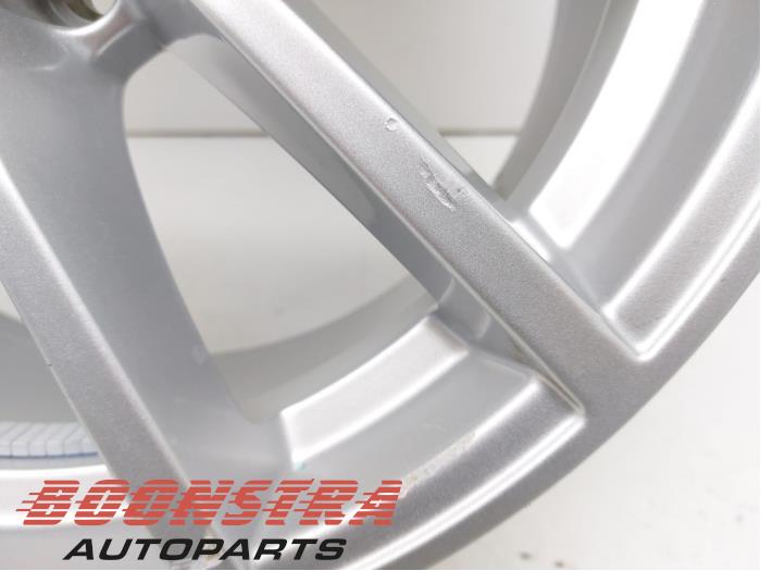 Wheel from a BMW 3 serie Touring (G21) 318i 2.0 TwinPower Turbo 16V 2023