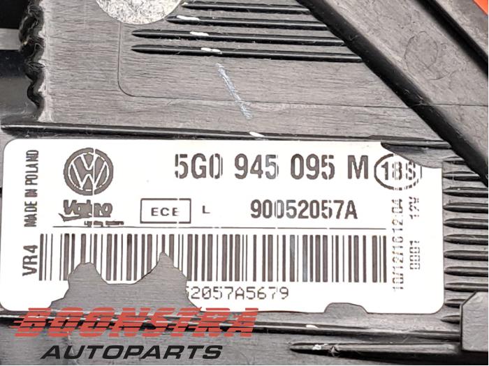 Taillight, left from a Volkswagen Golf VII (AUA) 1.0 TSI 12V BlueMotion 2017