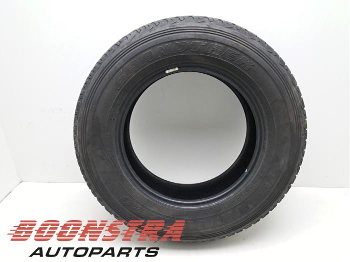 Używane Opona Toyota Hilux V/VI 2.4 D4D-F 16V 4x4 Cena € 45,95 Procedura marży oferowane przez Boonstra Autoparts