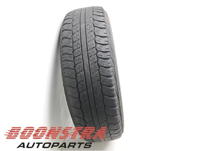 Wheel + tyre from a Toyota Hilux VI 2.4 D4D-F 16V 4x4 2022