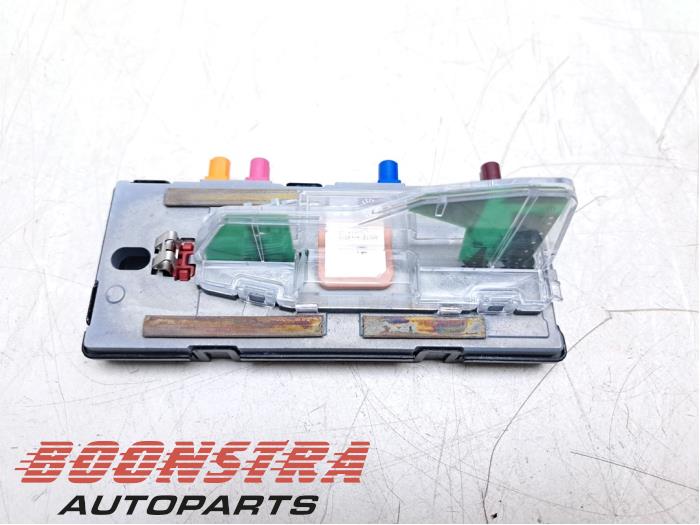 Używane Antena GPS Volvo S60 III (ZS) 2.0 B4 16V Mild Hybrid Geartronic Cena € 39,95 Procedura marży oferowane przez Boonstra Autoparts