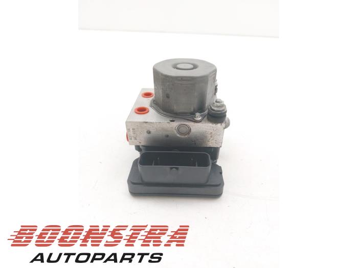Begagnade ABS-pump Opel Corsa E 1.3 CDTi 16V ecoFLEX Pris € 44,95 Marginaltabell erbjuds av Boonstra Autoparts