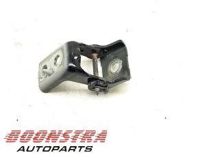 Used Front door hinge, right Peugeot 308 (L3/L8/LB/LH/LP) 1.6 BlueHDi 100 Price € 29,95 Margin scheme offered by Boonstra Autoparts