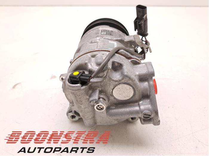 Air conditioning pump from a BMW M3 (G20) M3 Competition 3.0 TwinPower Turbo 24V 2022