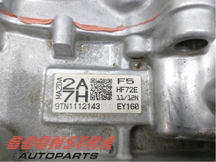 Getriebe van een Mazda CX-30 (DM) 2.0 e-SkyActiv-X 181 16V 2020