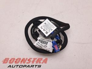 Used GPS antenna Peugeot 3008 II (M4/MC/MJ/MR) 1.6 16V Hybrid Price € 24,95 Margin scheme offered by Boonstra Autoparts