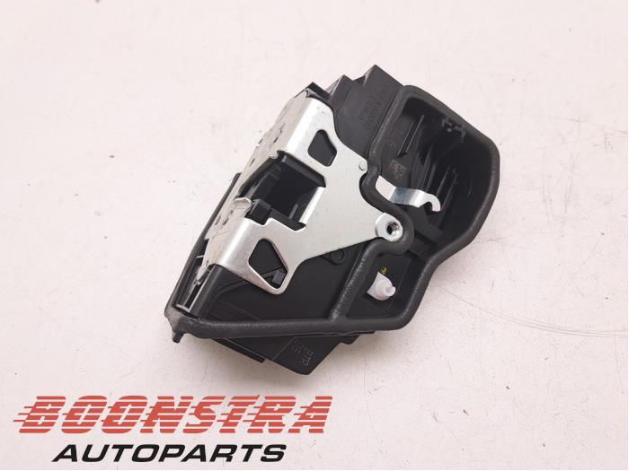 Window mechanism 2-door, front right from a BMW 5 serie (F10) 530i 24V 2012