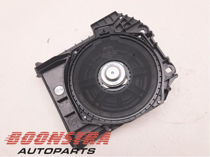 Używane Glosnik BMW 5 serie (F10) 530i 24V Cena € 34,95 Procedura marży oferowane przez Boonstra Autoparts