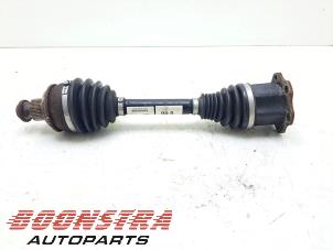 Used Front drive shaft, left Audi A4 Avant (B9) 2.0 TDI 16V Price € 74,95 Margin scheme offered by Boonstra Autoparts