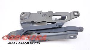 Used Bonnet Hinge BMW 5 serie (F10) 530i 24V Price € 24,95 Margin scheme offered by Boonstra Autoparts