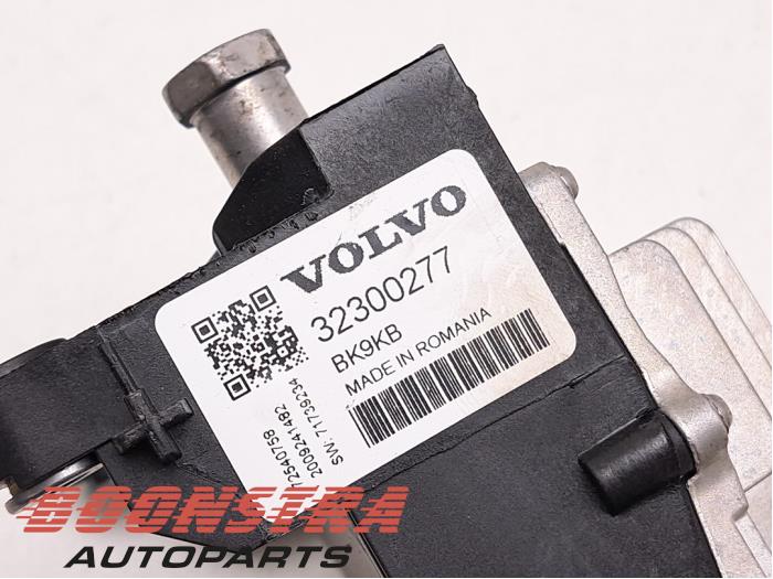 Batteriesteuergerät Modul van een Volvo V90 Cross Country (PZ) 2.0 T5 16V AWD 2020